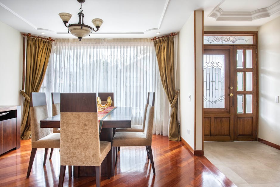 mẫu bàn ghế ăn gỗ cao su