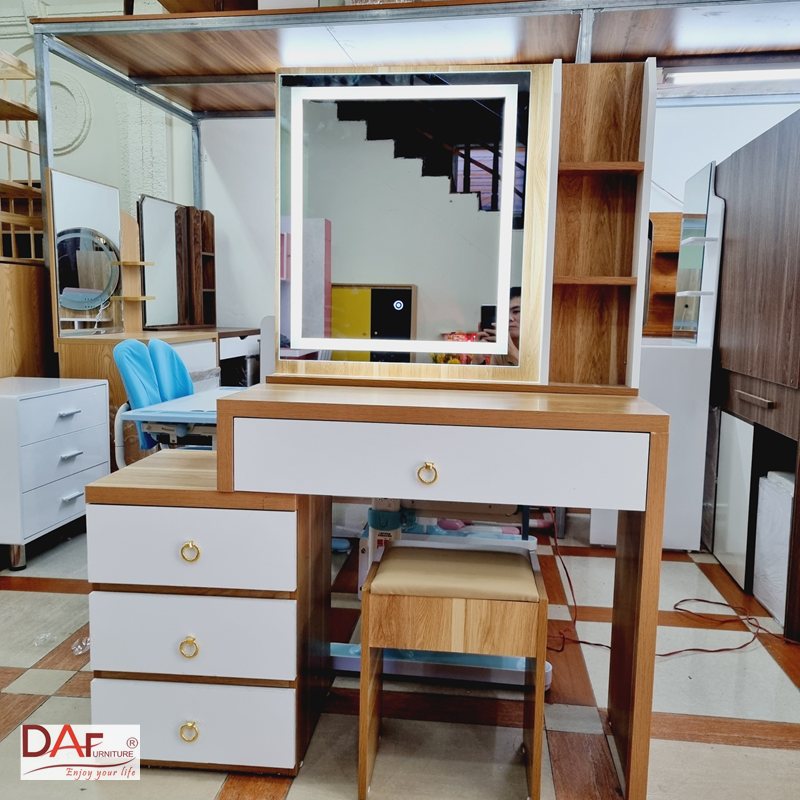 Bàn trang điểm có đèn LED - Cỡ bàn phổ biến và khoảng trống quanh bàn